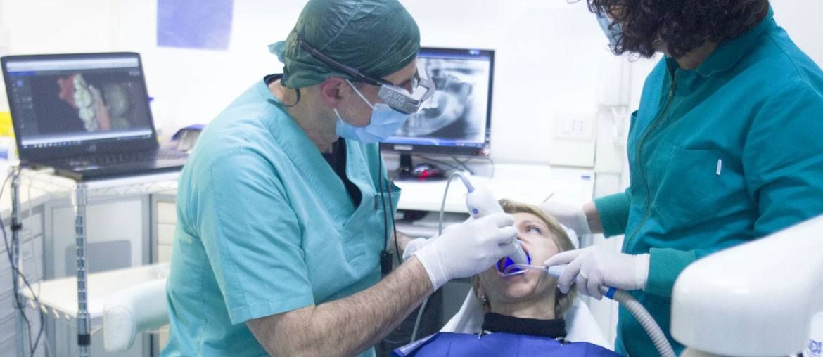 30 Best Gifts For Dentists & Dentistry Students