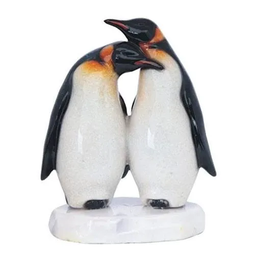 penguin couple figurine
