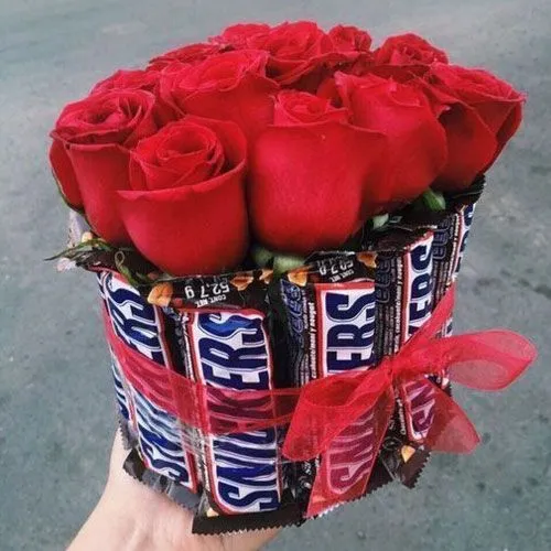 valentines snickers bouquet